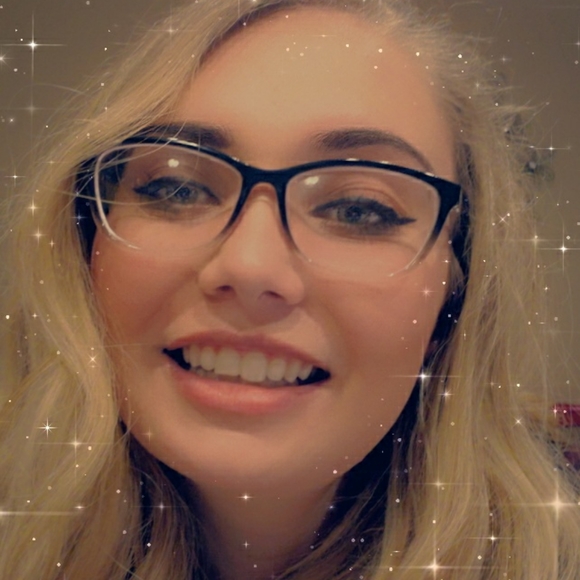 Meet your Posher, Brooke - Picture 2 of 2